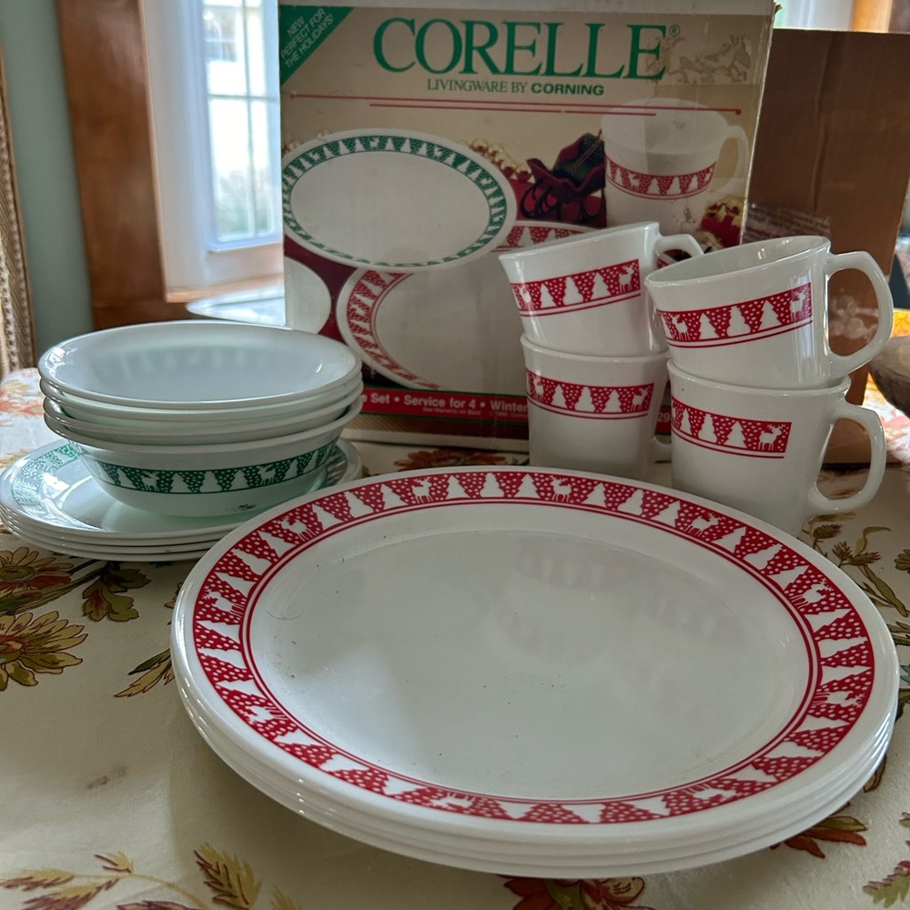 Corelle Winter Festival dish set